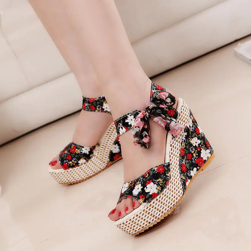 Sandalias de Cuña de Estilo Bohemio para Verano con Diseño Floral