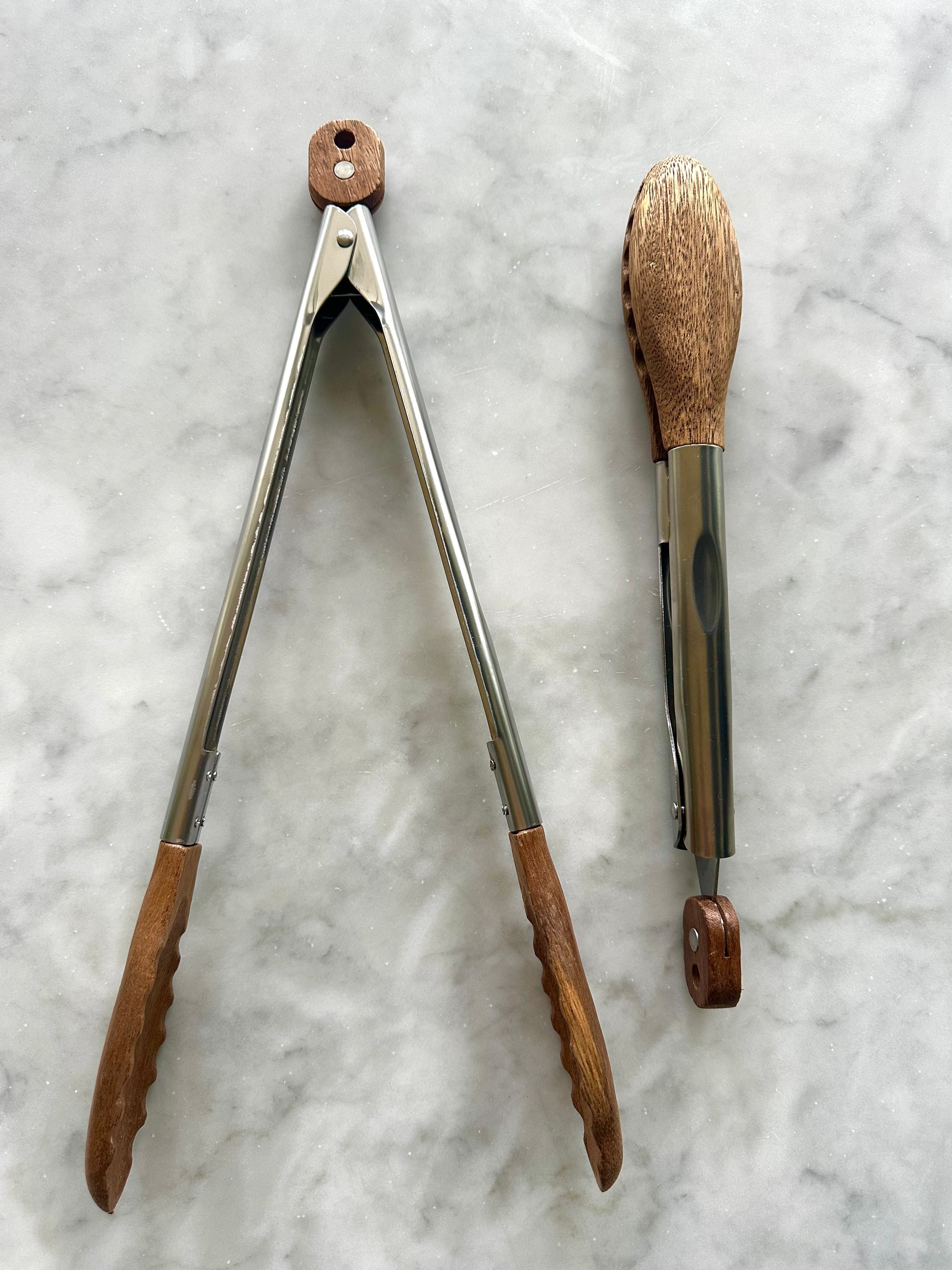 Set de Pinzas de Madera de Acacia (2 piezas) – Estilo y Precisión para tu Cocina