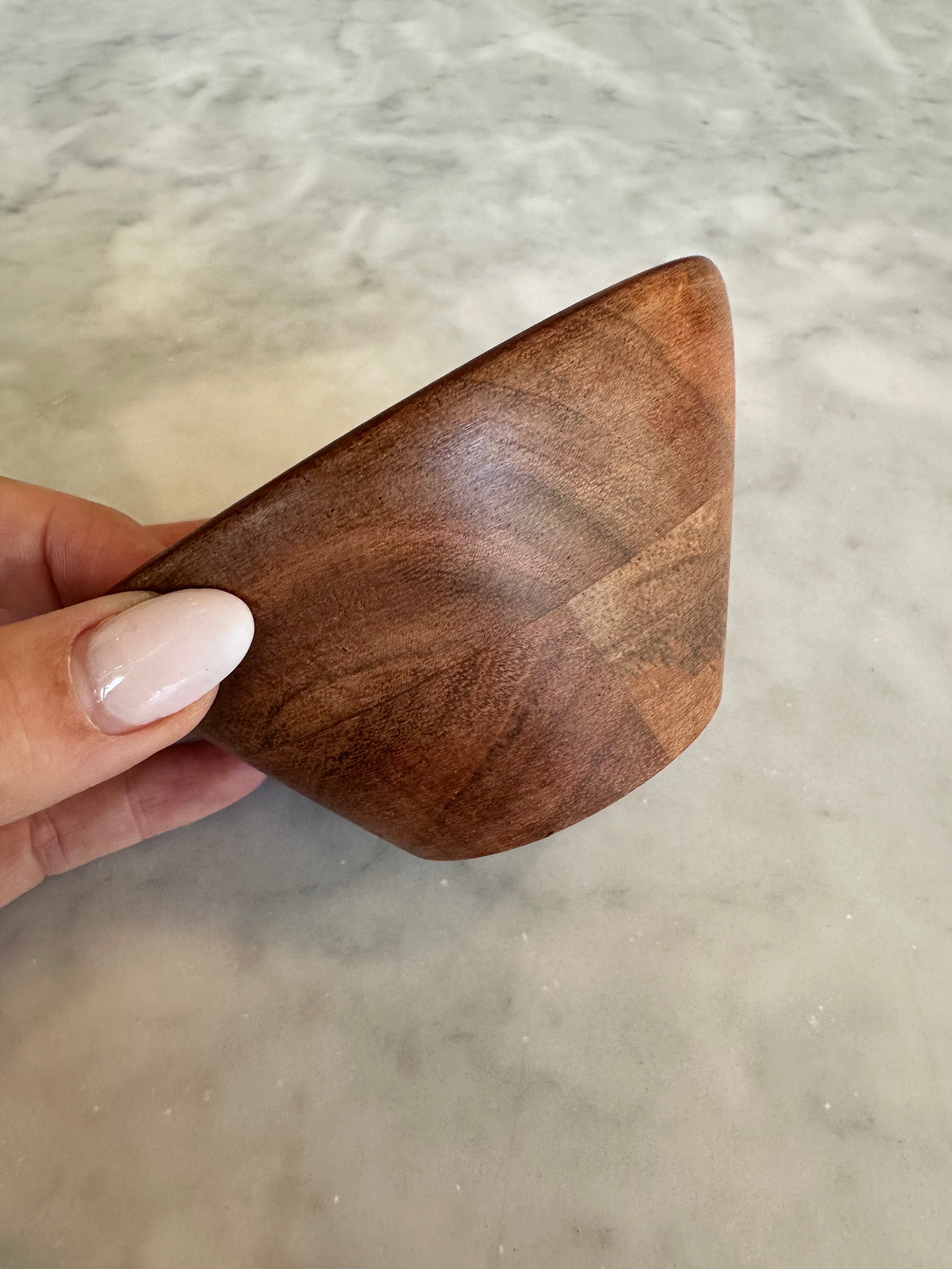 Sabores en Madera: Bowls Artesanales de Teca