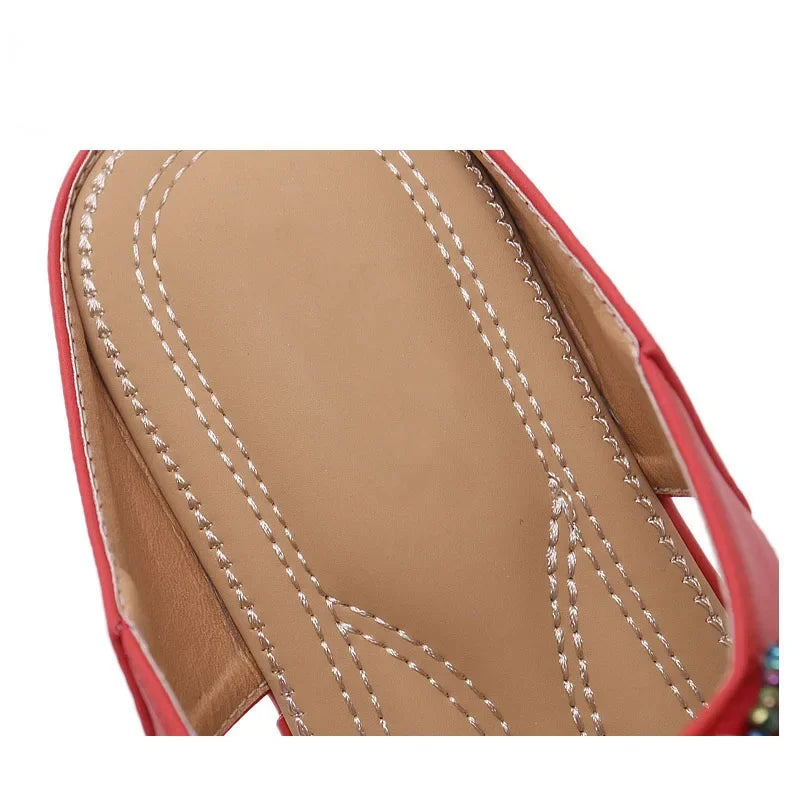 Sandalias YAERNI Estilo Playero – Elegancia Casual con Altura Caribeña