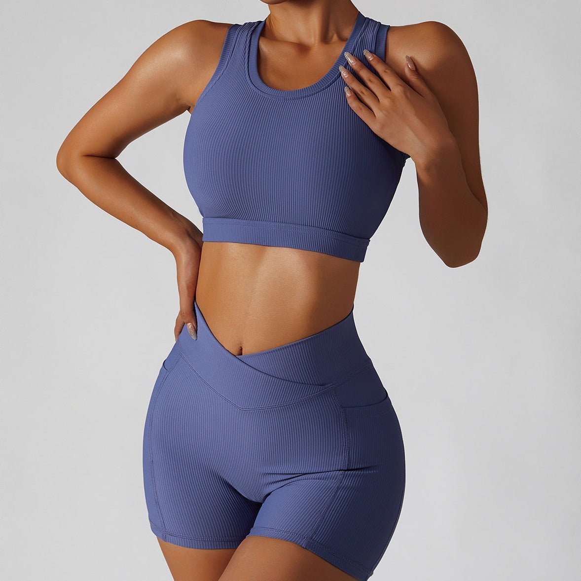 Crop Top Deportivo “Snatched” – Poder, Curvas y Movimiento