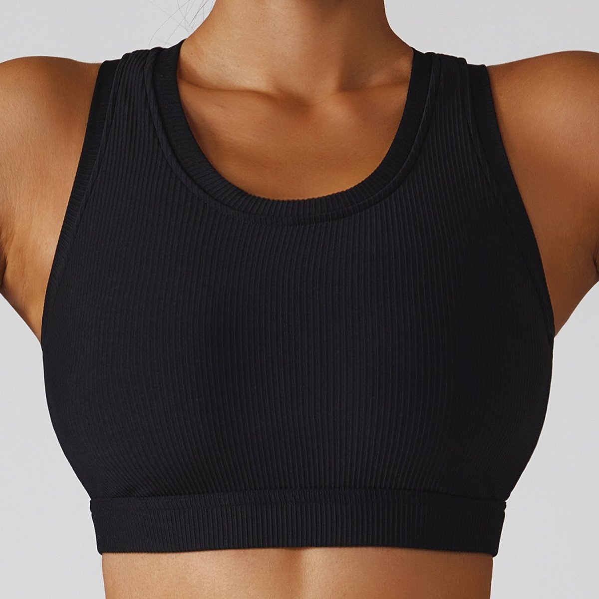 Crop Top Deportivo “Snatched” – Poder, Curvas y Movimiento