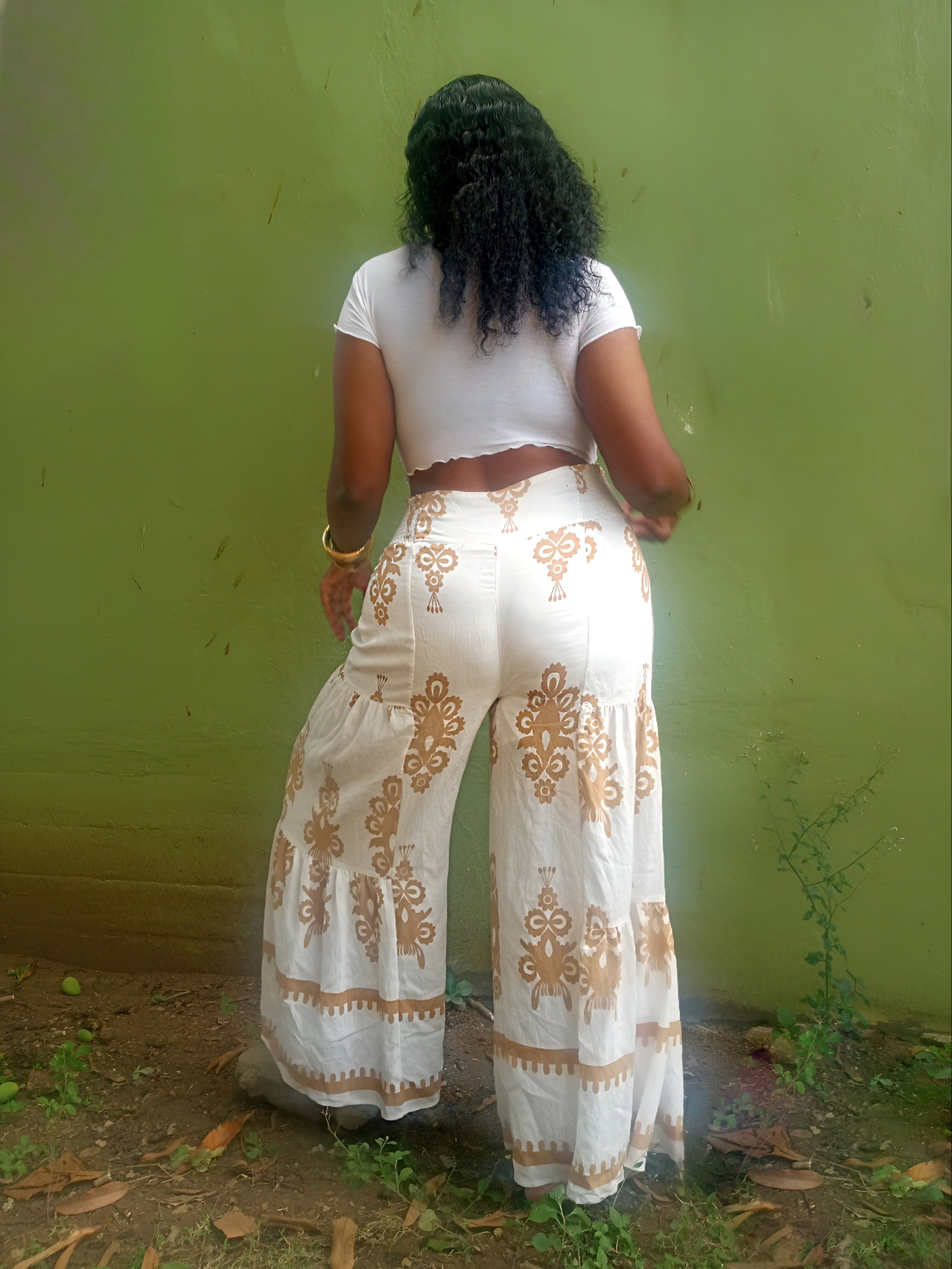 BARE UP – Crop Top “Inner Goddess